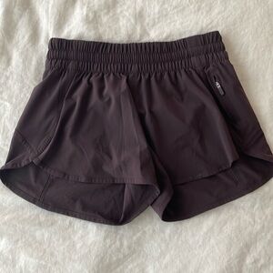 LULULEMON TRACKER SHORTS